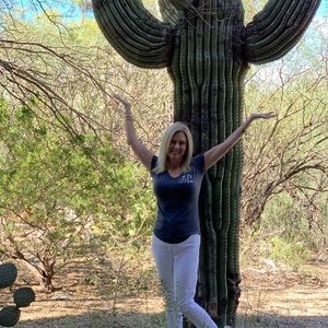 Meet your Posher, Leslie